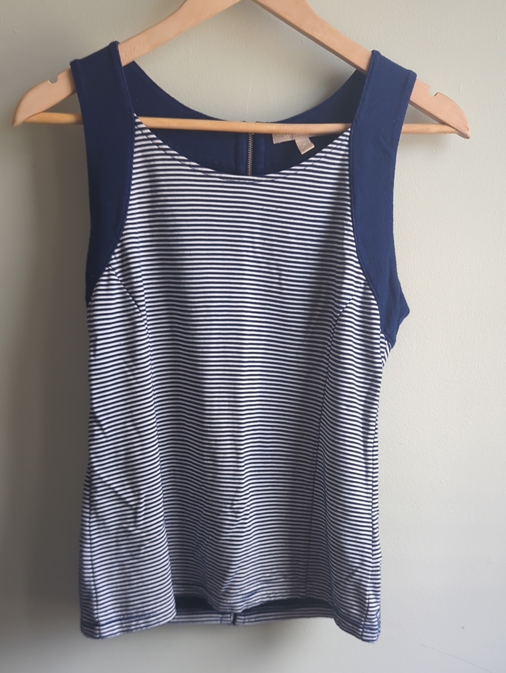 Banana Republic. Striped Nautical Sleeveless Tank Top. Size 8.